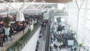 Delhi IGI Airport: రైల్వే స్టేషన్‌ను తలపించిన ఢిల్లీ ఎయిర్‌పోర్ట్.. ఆ 2 విమాన సర్వీసులు రద్దవడంతో 700 మంది ప్రయాణికుల గగ్గోలు..