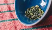 Pumpkin Seeds: గుమ్మడి గింజలు ఇలా తింటే జీర్ణ సమస్యకు చెక్.. మలబద్దకం పరార్..! Pumpkin Seeds: గుమ్మడి గింజలు ఇలా తింటే జీర్ణ సమస్యకు చెక్.. మలబద్దకం పరార్..!