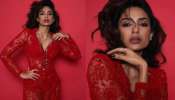 Sobhita Dhulipala Hot Photos: రెడ్ హాట్ డ్రెస్సులో రెచ్చిపోయిన తెలుగమ్మాయి.. కనిపించీ కనిపించకుండా!