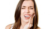 Teeth Pain Tips: పంటి నొప్పితో బాధపడుతున్నారా, ఈ చిట్కాలతో ఇట్టే ఉపశమనం