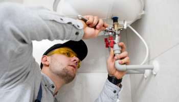 Geyser: గీజర్‌ వాడుతున్నారా? ఈ జాగ్రత్తలు పాటించకపోతే మీ ప్రాణాలకే ప్రమాదం..!