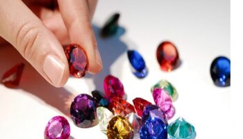 Lucky Gemstones: ఈ 5 రత్నాలు ఇలా ధరిస్తే..పేదరికం మటుమాయం, వద్దంటే వచ్చి పడే డబ్బు