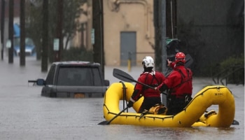 New York Floods: న్యూయార్క్‌లో వరద బీభత్సం, ఎటు చూసినా నీళ్లే, వరద దృశ్యాలివే