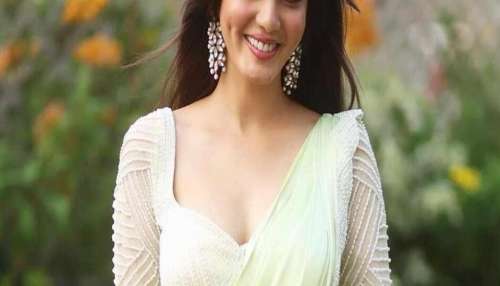 Bigg Boss Contestant: ఎవరితోనైనా పడుకోవాల్సి వచ్చినా నేను సిద్ధమే..బిగ్‌బాస్ బ్యూటీ వివాదాస్పద వ్యాఖ్యలు..