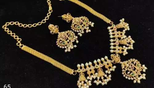 Gold Price : మహిళలకు అదిరిపోయే గుడ్ న్యూస్.. రూ. 10వేలకే రూ. 50లక్షల విలువైన బంగారం.. క్యూ కడుతున్న జనం.. ఎక్కడో తెలుసా..? 