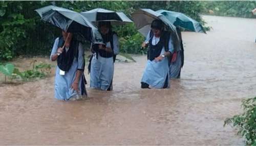 School Holidays: దిత్వా తుఫాను ఎఫెక్ట్ తో భారీ వర్షాలు.. మరో రెండు రోజులు స్కూళ్లకు సెలవులు.. ప్రభుత్వ ప్రకటన..
