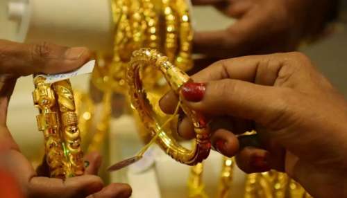 Gold Rate: బంగారం ధరలు భారీగా తగ్గే అవకాశం..ఇన్వెస్టర్లు తప్పక తెలుసుకోవాల్సిన విషయాలు ఇవే..!!