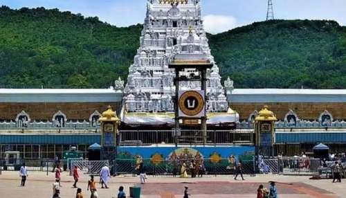 Tirumala News: తిరుమలకు పోటెత్తిన భక్తులు.. సర్వదర్శనానికి 18 గంటల పైగా సమయం..