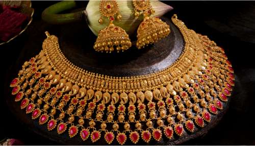 Gold Rate Today: భారీగా తగ్గిన బంగారం ధర... చైనా తో చర్చలు మొదలుపెట్టిన ట్రంప్... ఈరోజు పసిడి ధరలు ఇవే..