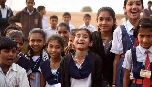 School Holiday: తెలంగాణ విద్యార్థులకు శుభవార్త..రేపు సెలవు ప్రకటించిన ప్రభుత్వం..!