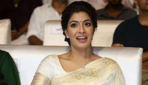 Varalaxmi Sarathkumar: నా యుటరస్‌, పీరియడ్స్ అలాంటి సీన్స్ కి అలవాటు పడిపోయాయి: వరలక్ష్మి శరత్ కుమార్