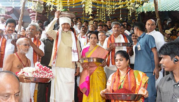 దసరా రోజు పంచెకట్టుతో అలరించిన చంద్రబాబు దసరా రోజు పంచెకట్టుతో అలరించిన చంద్రబాబు