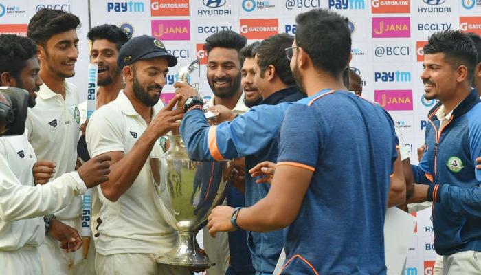 రంజీ ప్లేయర్లకు పండగ.. 5 కోట్ల బహుమతి రంజీ ప్లేయర్లకు పండగ.. 5 కోట్ల బహుమతి