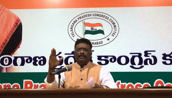 గూగుల్‌లో 'కుట్ర' అని కొడితే కేటీఆర్‌ను చూపిస్తుంది