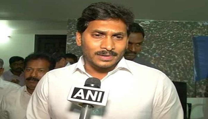 కేంద్రం దిగిరాకుంటే.. ఏప్రిల్ 6న ఎంపీల రాజీనామా: వైఎస్ జగన్ కేంద్రం దిగిరాకుంటే.. ఏప్రిల్ 6న ఎంపీల రాజీనామా: వైఎస్ జగన్