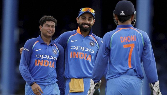 ఇండియా vs సౌతాఫ్రికా 6వ వన్డే: టాస్ గెలిచిన విరాట్ కోహ్లీ ఇండియా vs సౌతాఫ్రికా 6వ వన్డే: టాస్ గెలిచిన విరాట్ కోహ్లీ