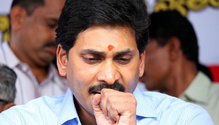 ఎమ్మెల్యేలను నేపాల్కు పంపి కాపాడుకుంటున్న జగన్ ఎమ్మెల్యేలను నేపాల్కు పంపి కాపాడుకుంటున్న జగన్