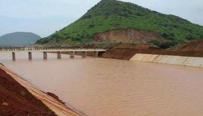 పోలవరం ప్రాజెక్టుకు రూ.1400 కోట్లు.. కేంద్రం గ్రీన్ సిగ్నల్ పోలవరం ప్రాజెక్టుకు రూ.1400 కోట్లు.. కేంద్రం గ్రీన్ సిగ్నల్