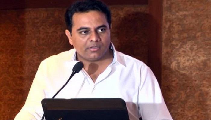 రోడ్డు ప్రమాద బాధితుడికి మంత్రి కేటీఆర్ క్షమాపణలు రోడ్డు ప్రమాద బాధితుడికి మంత్రి కేటీఆర్ క్షమాపణలు