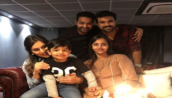 ఎన్టీఆర్ ఇంట్లో సందడి చేసిన చరణ్ ఫ్యామిలీ ఎన్టీఆర్ ఇంట్లో సందడి చేసిన చరణ్ ఫ్యామిలీ