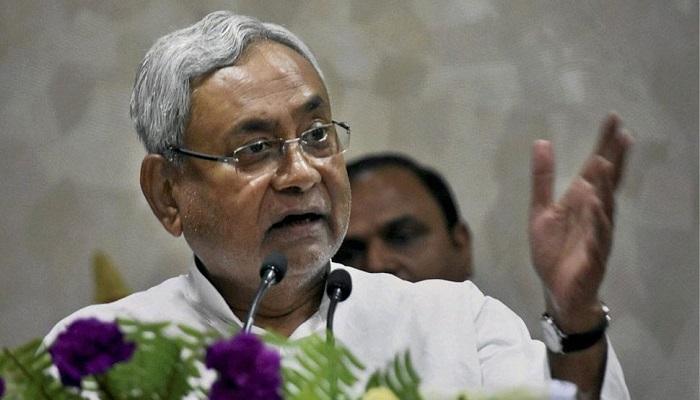 బీహార్లో కొత్త స్కీమ్: పరీక్ష పాసైతే రూ.లక్ష నజరానా బీహార్లో కొత్త స్కీమ్: పరీక్ష పాసైతే రూ.లక్ష నజరానా
