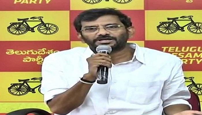 రమణదీక్షితులను జైల్లో వేయాలి: సోమిరెడ్డి