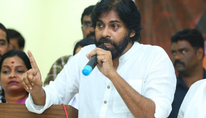 జగన్ గారిలా ముఖ్యమంత్రి చేయమని అడగను: పవన్ కళ్యాణ్ జగన్ గారిలా ముఖ్యమంత్రి చేయమని అడగను: పవన్ కళ్యాణ్