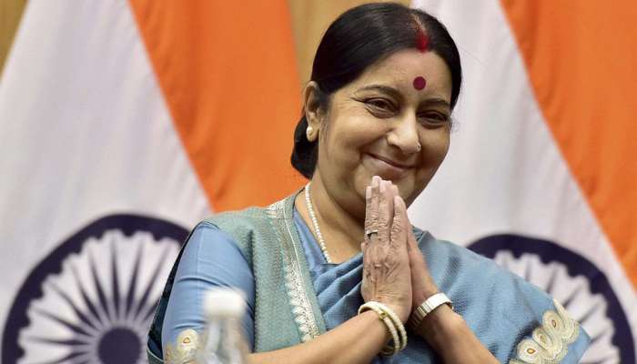 ముస్లిములకు అనుకూలంగా వ్యవహరిస్తున్నారని సుష్మా స్వరాజ్ పై ట్వీట్స్ వార్ ముస్లిములకు అనుకూలంగా వ్యవహరిస్తున్నారని సుష్మా స్వరాజ్ పై ట్వీట్స్ వార్