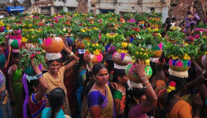 గోల్కొండ కోటలో నేడే బోనాలు