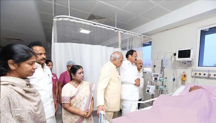కరుణానిధి ఆరోగ్యం విషమం; చెన్నై నగరంలో హైఅలర్ట్ కరుణానిధి ఆరోగ్యం విషమం; చెన్నై నగరంలో హైఅలర్ట్