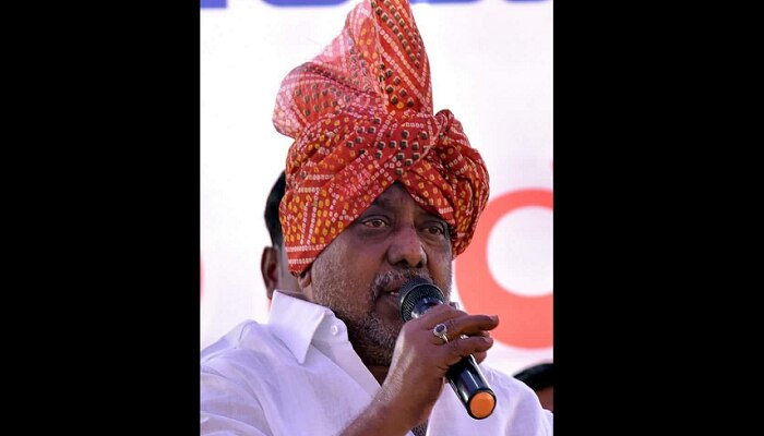తెలంగాణ మంత్రికి తప్పిన లిఫ్ట్ ప్రమాదం తెలంగాణ మంత్రికి తప్పిన లిఫ్ట్ ప్రమాదం