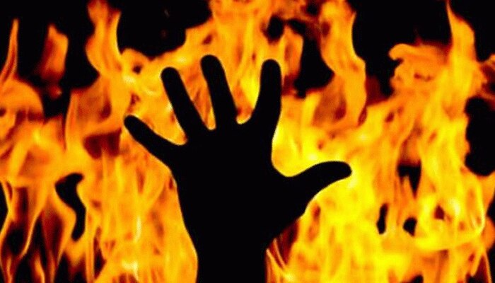 కర్నూలు జిల్లా క్వారీలో భారీ పేలుడు.. 11 మంది మృతి కర్నూలు జిల్లా క్వారీలో భారీ పేలుడు.. 11 మంది మృతి