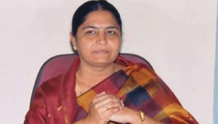 మాజీ మంత్రి సునితా లక్ష్మారెడ్డి అరెస్ట్ మాజీ మంత్రి సునితా లక్ష్మారెడ్డి అరెస్ట్