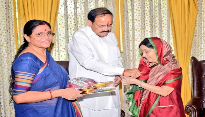 రక్షాబంధన్ సందర్భంగా భారత ఉప రాష్ట్రపతి సందేశం..! రక్షాబంధన్ సందర్భంగా భారత ఉప రాష్ట్రపతి సందేశం..!
