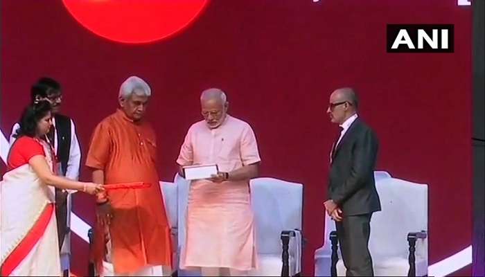 ఇండియా పోస్ట్ పేమెంట్స్ బ్యాంక్ ప్రారంభించిన ప్రధాని మోదీ