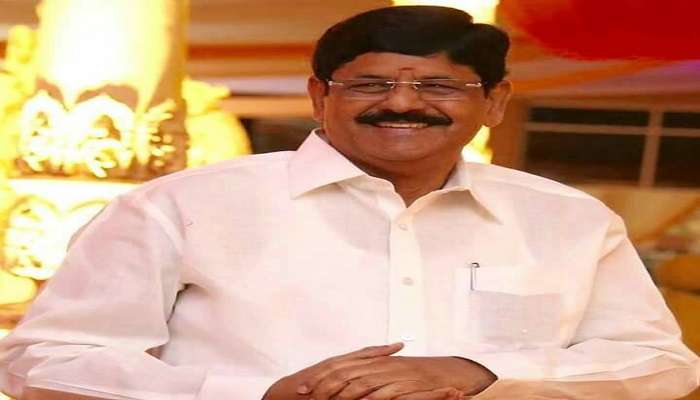 సస్పెన్స్కు తెర: వైఎస్ఆర్సీపీలోకి మాజీ మంత్రి సస్పెన్స్కు తెర: వైఎస్ఆర్సీపీలోకి మాజీ మంత్రి