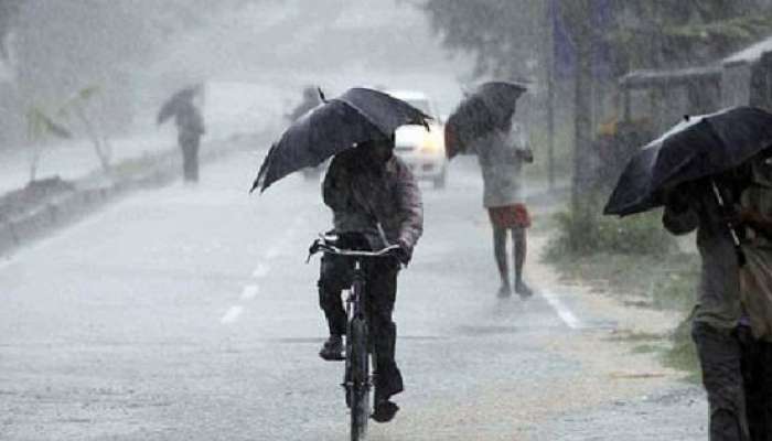 అల్పపీడన ద్రోణి ప్రభావం: సీమకు భారీ వర్ష సూచన అల్పపీడన ద్రోణి ప్రభావం: సీమకు భారీ వర్ష సూచన