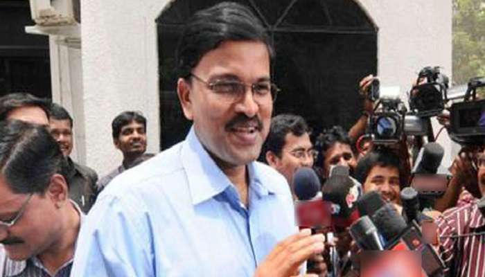 లక్ష్మీ నారాయణకు రెండు పార్టీల నుంచి ఆహ్వానం.. కొనసాగుతున్న సస్పెన్స్! లక్ష్మీ నారాయణకు రెండు పార్టీల నుంచి ఆహ్వానం.. కొనసాగుతున్న సస్పెన్స్!