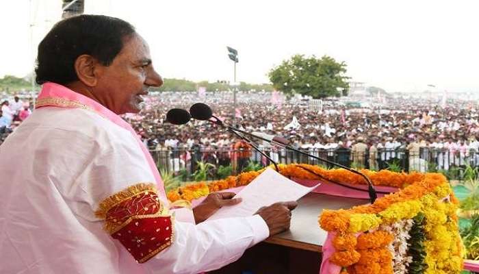 టీఆర్ఎస్ పార్టీకి ఎన్నికల సంఘం నోటీసులు టీఆర్ఎస్ పార్టీకి ఎన్నికల సంఘం నోటీసులు