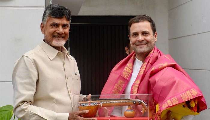 తెలంగాణలో రాహుల్ గాంధీతో కలిసి చంద్రబాబు ఎన్నికల ప్రచారం తెలంగాణలో రాహుల్ గాంధీతో కలిసి చంద్రబాబు ఎన్నికల ప్రచారం