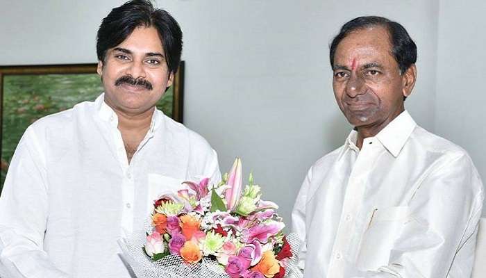 ఏపీలో పవన్ కల్యాణ్ - కేసీఆర్ ఫ్లెక్సీ కలకలం !