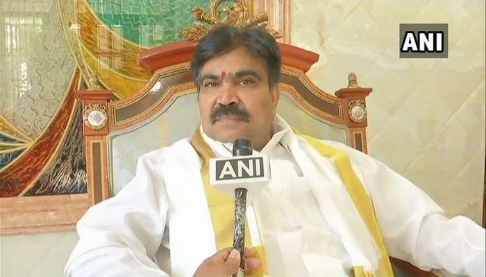 కేబినెట్లోంచి తీసేస్తే.. వెళ్లి బీజేపీలో చేరుతా అని బెదిరిస్తున్న మంత్రి కేబినెట్లోంచి తీసేస్తే.. వెళ్లి బీజేపీలో చేరుతా అని బెదిరిస్తున్న మంత్రి