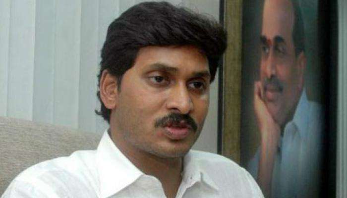 కేసీఆర్తో జగన్ దోస్తీ రాజకీయంగా సరైన నిర్ణయమేనా ? కేసీఆర్తో జగన్ దోస్తీ రాజకీయంగా సరైన నిర్ణయమేనా ?