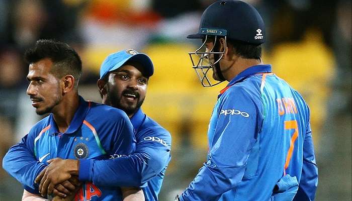 IND vs NZ 5th ODI: కష్టాల్లో న్యూజీలాండ్ జట్టు.. 135కే 6 వికెట్లు!!