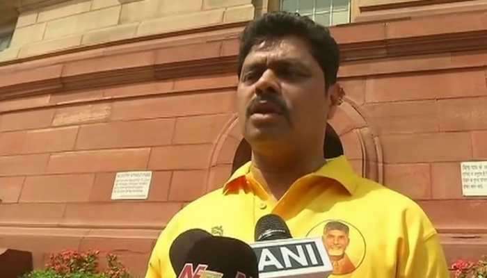 టీడీపీ ఎంపీ సీఎం రమేష్కు షాక్ ఇచ్చిన వాట్సాప్ ! టీడీపీ ఎంపీ సీఎం రమేష్కు షాక్ ఇచ్చిన వాట్సాప్ !
