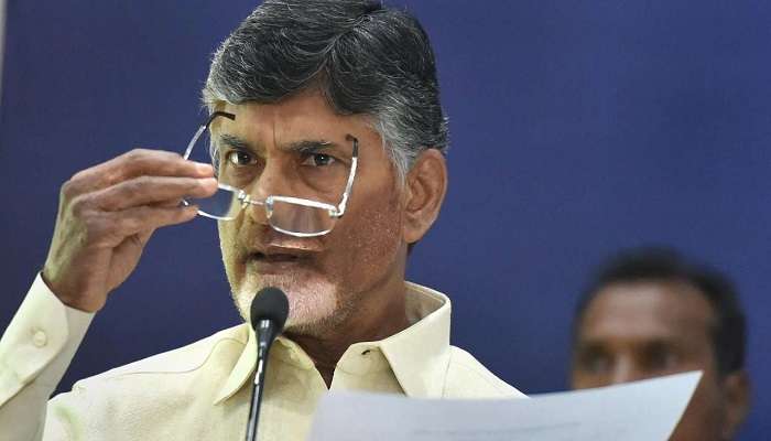 తెలంగాణ మనకు రూ. 5 వేల కోట్లు ఇవ్వాలి : ఏపీ సీఎం చంద్రబాబు తెలంగాణ మనకు రూ. 5 వేల కోట్లు ఇవ్వాలి : ఏపీ సీఎం చంద్రబాబు