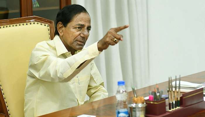 కేసీఆర్ బుల్లి కేబినెట్ లో కొత్త ముఖాలకు చోటు ? కేసీఆర్ బుల్లి కేబినెట్ లో కొత్త ముఖాలకు చోటు ?