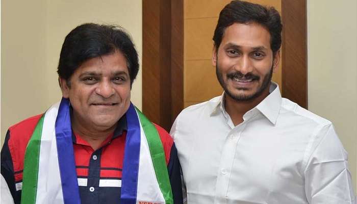 వీడియో: జగన్ గారిని ముఖ్యమంత్రిని చేయడమే నా ధ్యేయం : అలీ వీడియో: జగన్ గారిని ముఖ్యమంత్రిని చేయడమే నా ధ్యేయం : అలీ