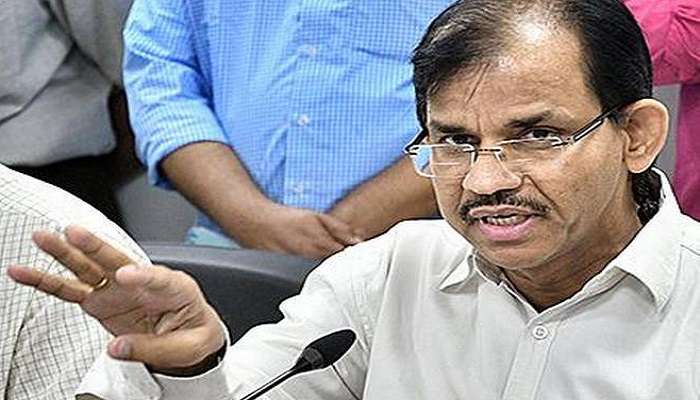 సమయం పొడిగించేది లేదు... గడువు లోపు వస్తేనే ఓటు వేసే ఛాన్స్ - ఈసీ సమయం పొడిగించేది లేదు... గడువు లోపు వస్తేనే ఓటు వేసే ఛాన్స్ - ఈసీ