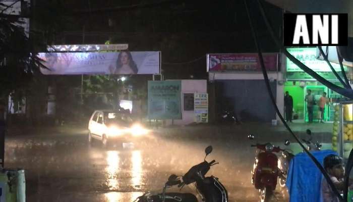 హైదరాబాద్లో వర్షం.. చల్లబడిన భాగ్యనగరం హైదరాబాద్లో వర్షం.. చల్లబడిన భాగ్యనగరం
